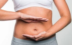 Alimentos que ajudam desinchar e reduzir barriga