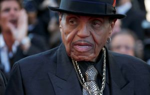 Morre Joe Jackson, pai de Michael Jackson, aos 89 anos