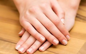 Dicas e cuidados para ter unhas fortes e saudáveis