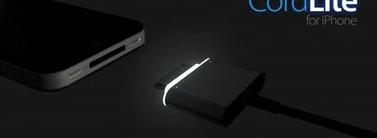 Conceito de cabo para iPhone com iluminação inteligente