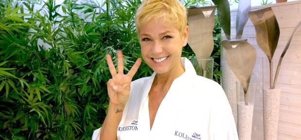 Xuxa volta a ser loira