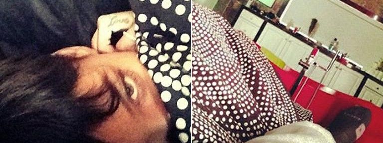 Rihanna aparece na cama com Chris Brown