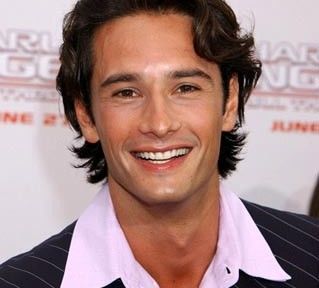 Rodrigo Santoro ganha destaque em produções internacionais