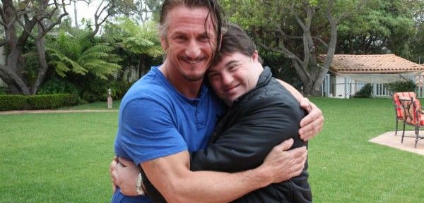 Ariel realiza sonho e conhece Sean Penn