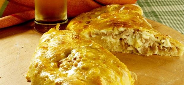 Receita: Aprenda a fazer calzone de frango