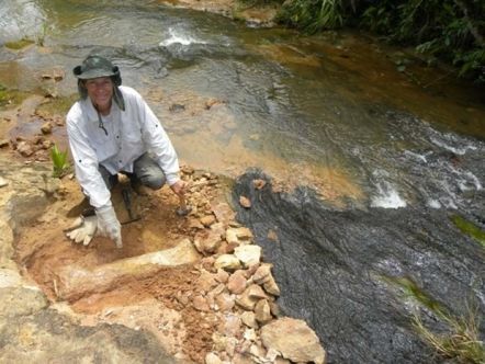 Fóssil de um dinossauro desconhecido revela nova espécie na África