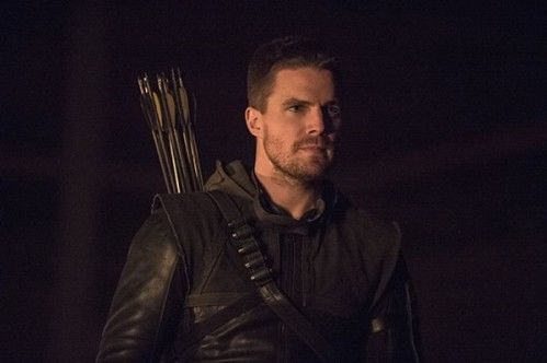 Depois de 'The Flash', 'Arrow' poderá render nova série derivada em breve - veja!