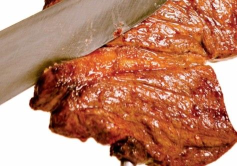 Quer deixar a carne mais macia? Veja dicas simples que realmente fazem a diferença