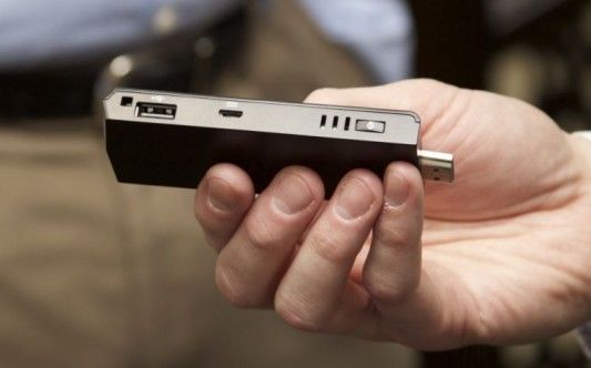 Intel coloca à venda o novo computador em formato de pendrive - Veja