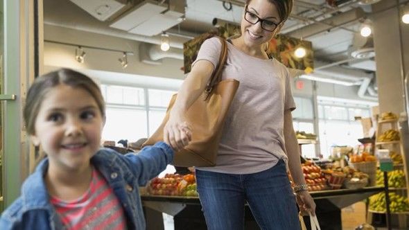 7 coisas que toda mãe precisa carregar na bolsa